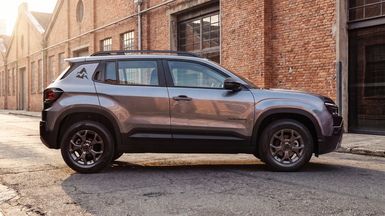 Jeep Avenger - Lateral