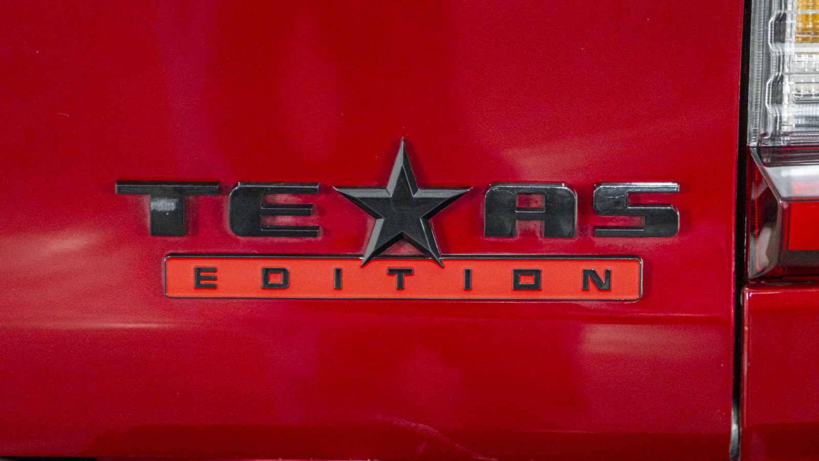Hilux 4x4 - Emblema Texas