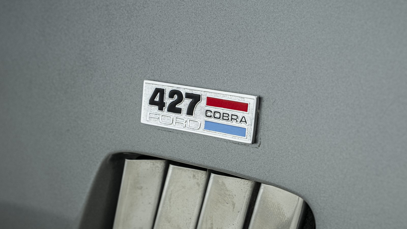 Shelby Cobra V8 - Emblema 427